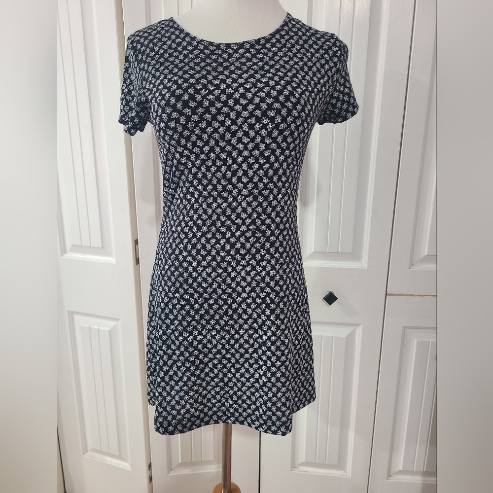 Es.Se Elegant Black and White Patterned Mini Dress